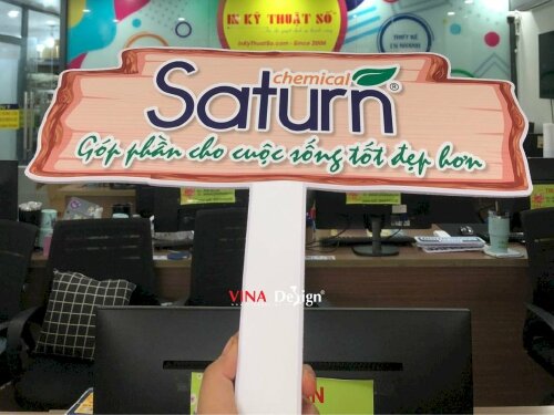 Hashtag cầm tay Logo công ty Saturn Chemical Góp phần cho cuộc sống tốt đẹp hơn - MSN276