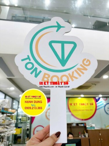 Hashtag cầm tay logo thương hiệu TON BOOKING - MSN541