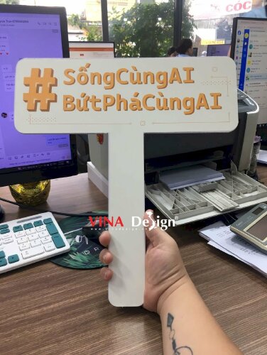 Hashtag cầm tay Sống cùng AI Bứt phá cùng AI - MSN652