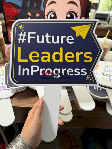 Hashtag cầm tay #Future Leaders In Progress - MSN710