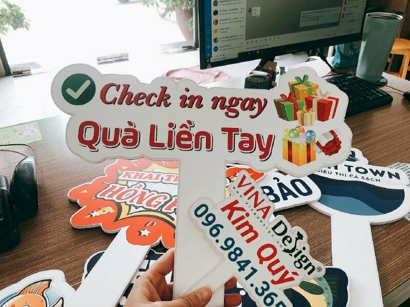 Hashtag cầm tay Check in ngay quà liền tay - MSN145