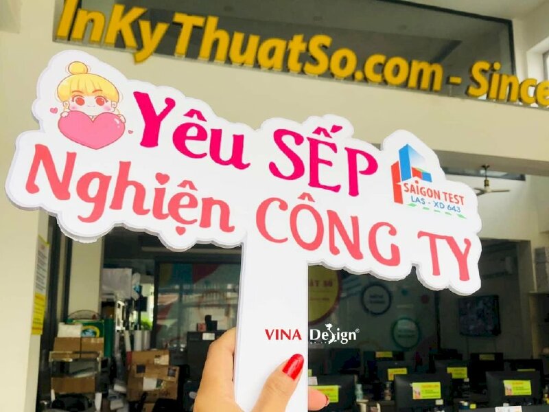 Bảng cầm tay check in Yêu Sếp Nghiện Công Ty - MSN296