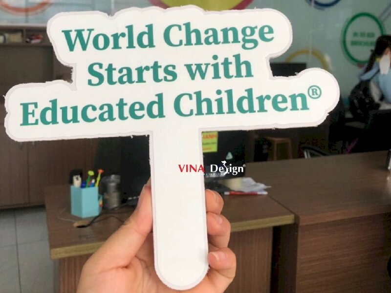 Hashtag cầm tay World Change Starts with Educated Children - MSN324