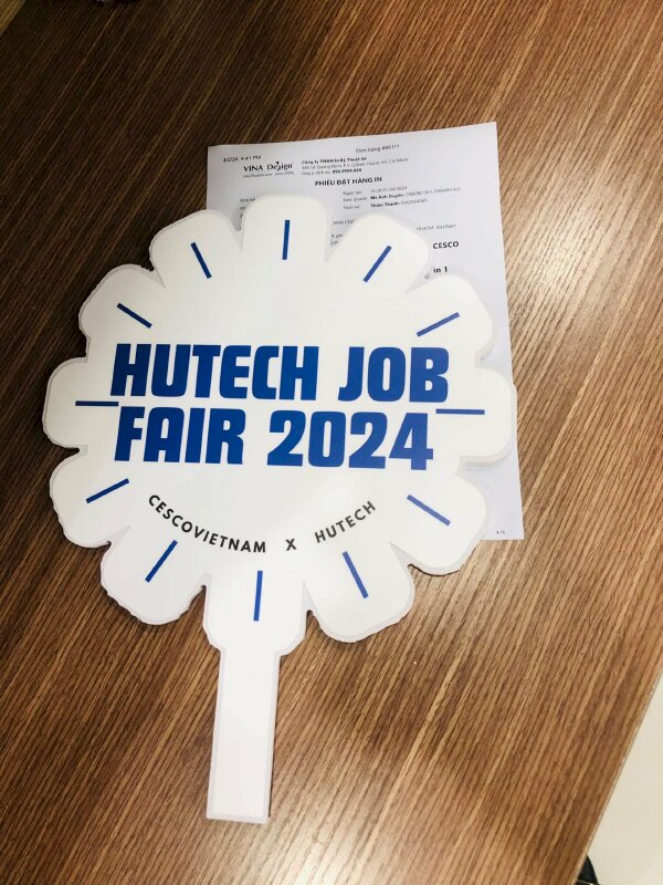 Hashtag cầm tay trường đại học hội chợ việc làm HUTECH JOB FAIR - MSN364