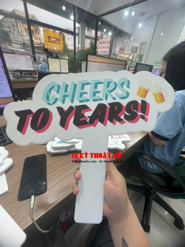 Hashtag cầm tay Cheers to Years! - MSN584