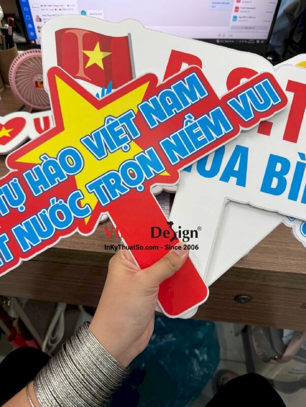 Hashtag cầm tay Tự Hào Việt Nam Đất Nước Trọn Niềm Vui - MSN700
