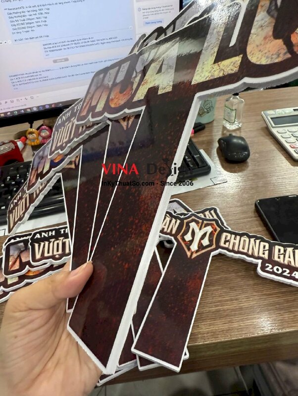 Hashtag cầm tay Mưa Lửa Anh Trai Vượt Ngàn Chông Gai - MSN705