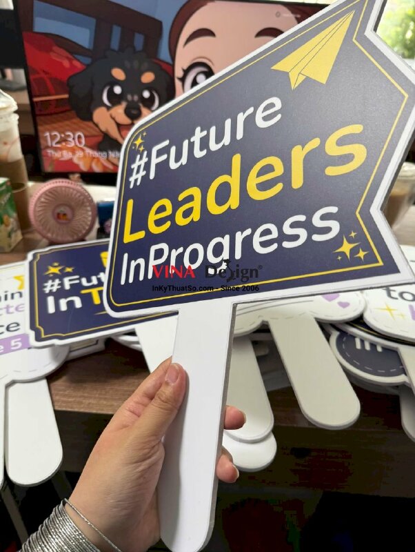 Hashtag cầm tay #Future Leaders In Progress - MSN710
